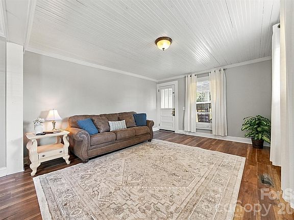 3rd image of 4021 Sulphur Springs Rd NE