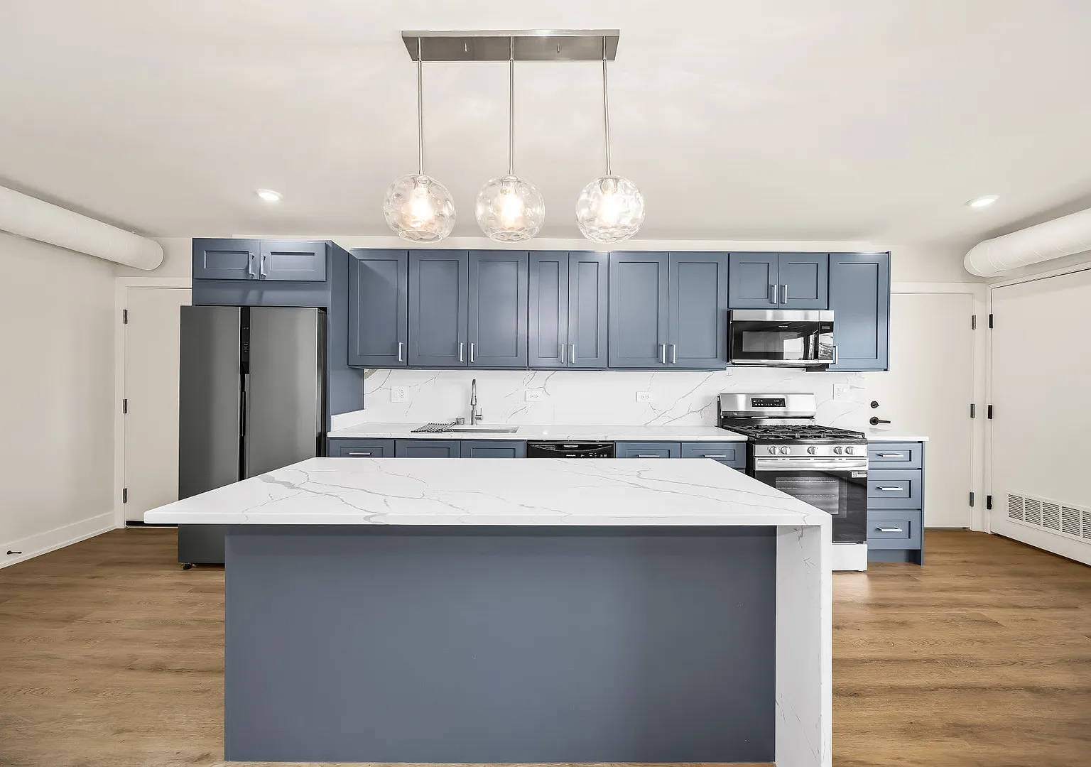 2 bed, 900 sqft, $2,395 — Photo 4