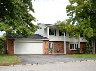 41 Lake Dr, North Parkersburg, WV 26104