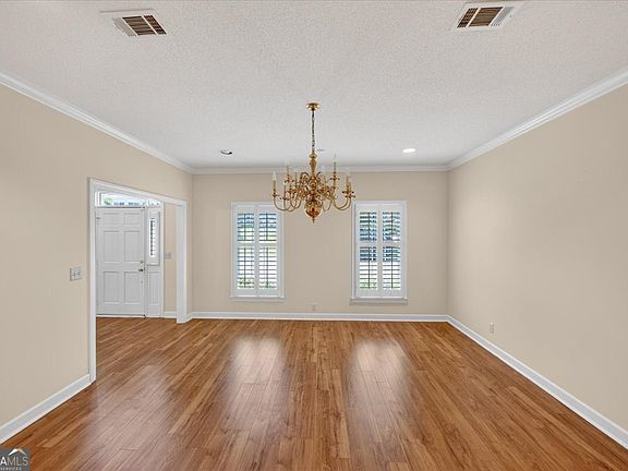 5th image of 104 Covington Pl