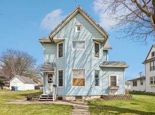 303 W Main St, Waunakee, WI 53597