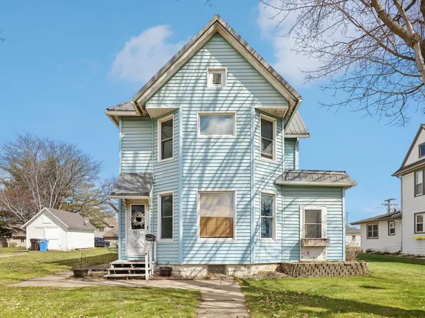 303 W Main St, Waunakee, WI 53597