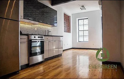 957 Kent Ave #3G Photo 1