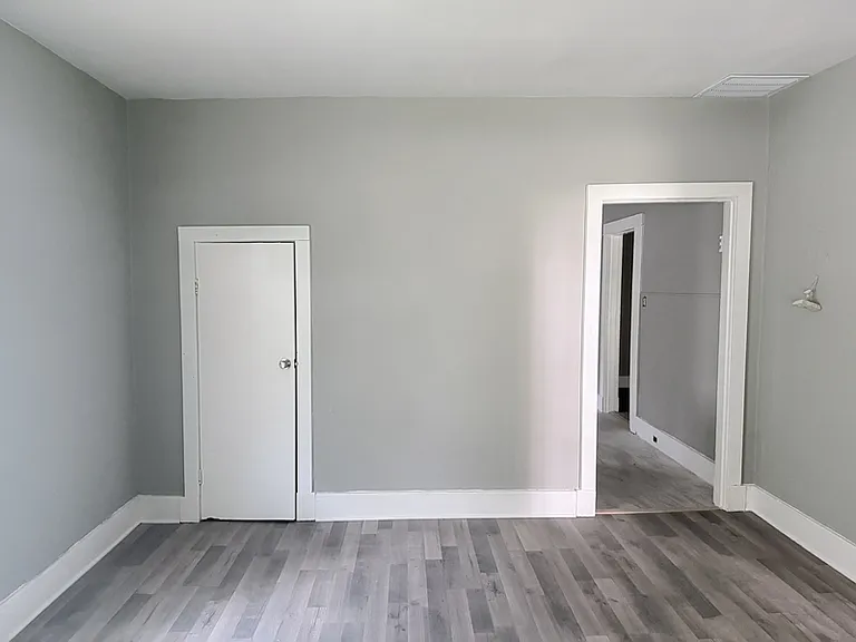 1585 Humber St — Photo 10