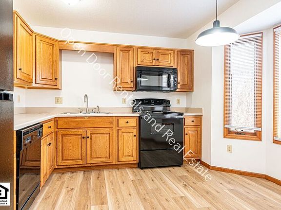 3rd image of 1510 Fieldstone Dr