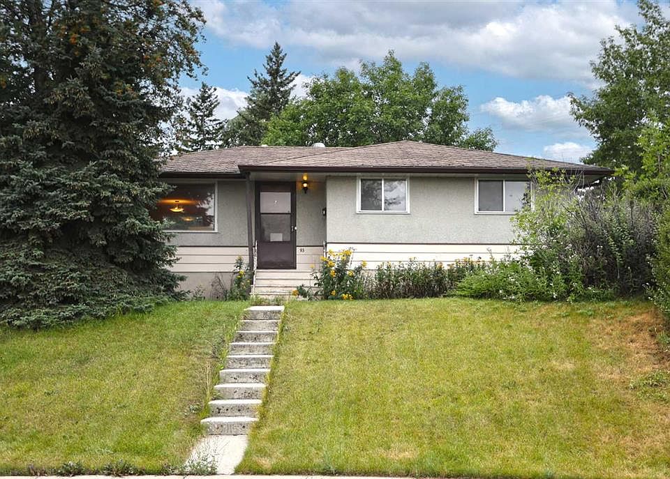 1st image of 93 NE Winslow Cres SW