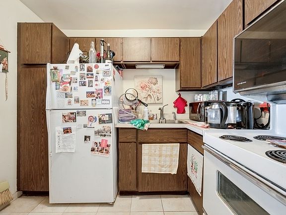 5th image of 2650 N Lakeview Ave APT 3903