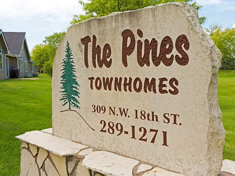 The Pines: Spacious Living in Quaint Ankeny Neighborhood! — Photo 8