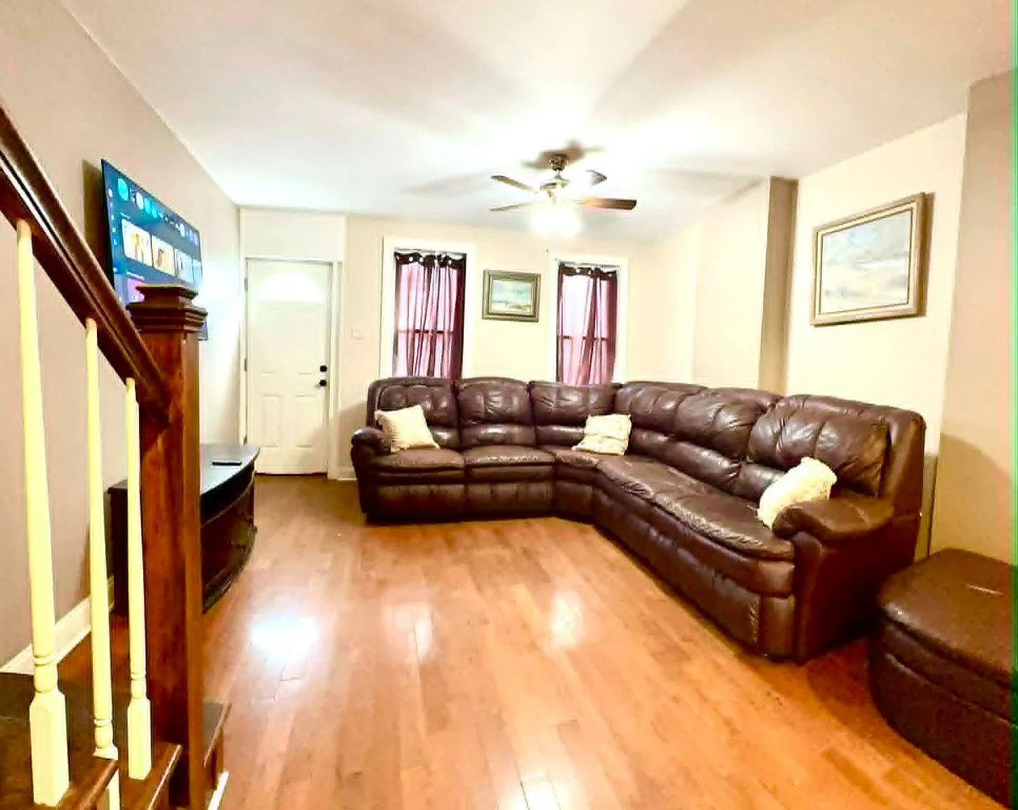 3 bed, 1.5 bath, 1100 sqft, $2,700 — Photo 2