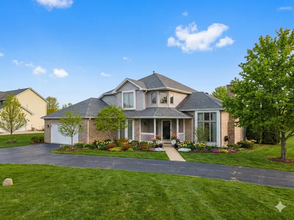 613 Silver Glen Rd, McHenry, IL 60050