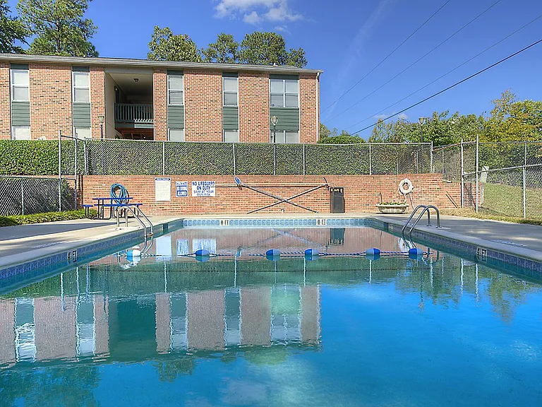 Springtree Apartments — Photo 36