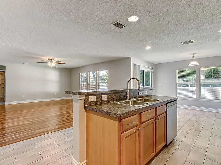 1412 Dunns Lake Dr — Photo 30