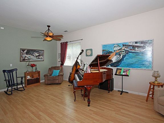 2nd image of 3315 Poppy St