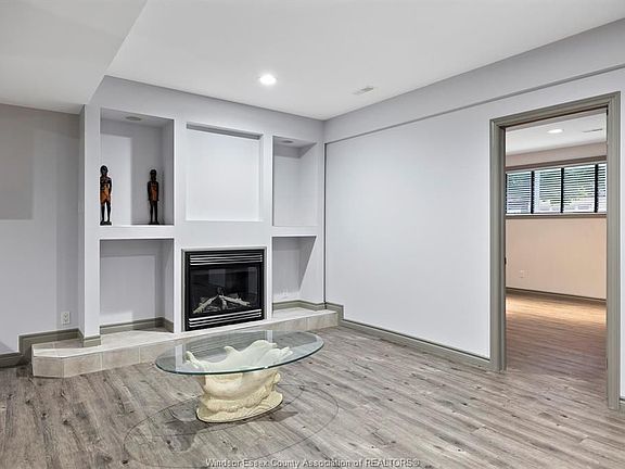 3rd image of 1450 Pope St