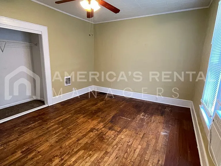 1701 Berkley Avenue — Photo 17