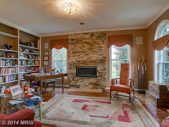 4th image of 17 Deer Creek Ct