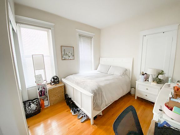 2nd image of 3155 N Pine Grove Ave #1F
