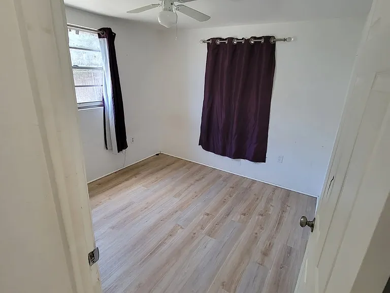400 11th St W #408-H — Photo 5
