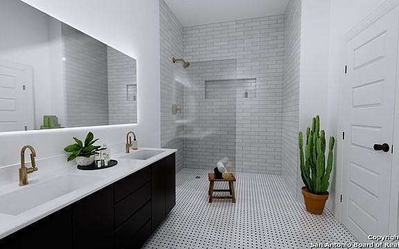 4th image of 319 E Evergreen St #103