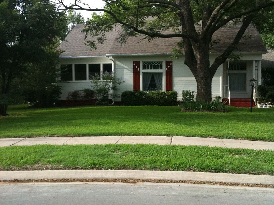 1st image of 1330 E California St