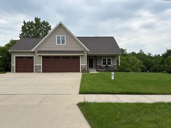 2961 Bristol Ave NW, Grand Rapids, MI 49544