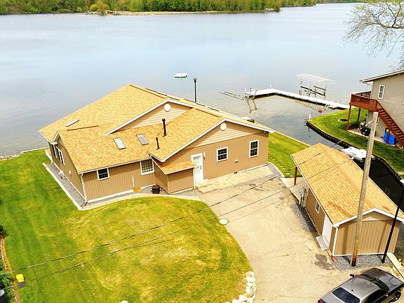 4th image of 216 Sandalwood Dr