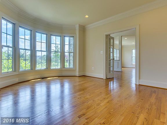 4th image of 42754 Virginia Oak Ct