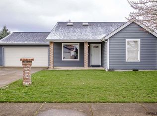 771 Cherry Blossom Ln, Lebanon, OR 97355