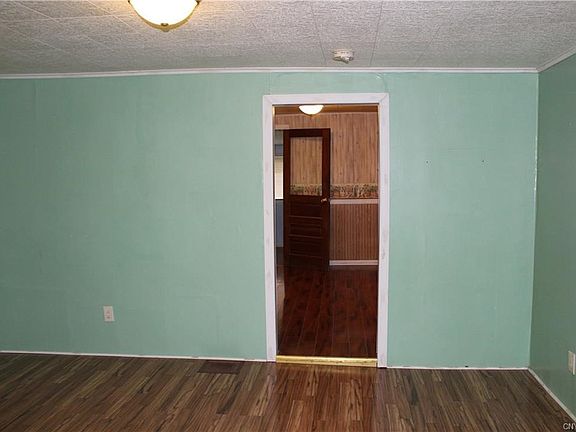 5th image of 317 Meadow St