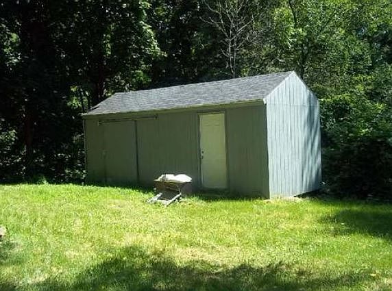 2nd image of 148 E Lincoln Ave