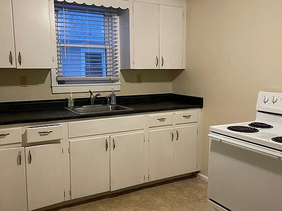 3rd image of 109 West Ave #109-04-2S