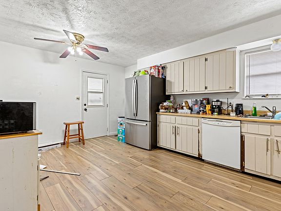 5th image of 106 Aster Pl