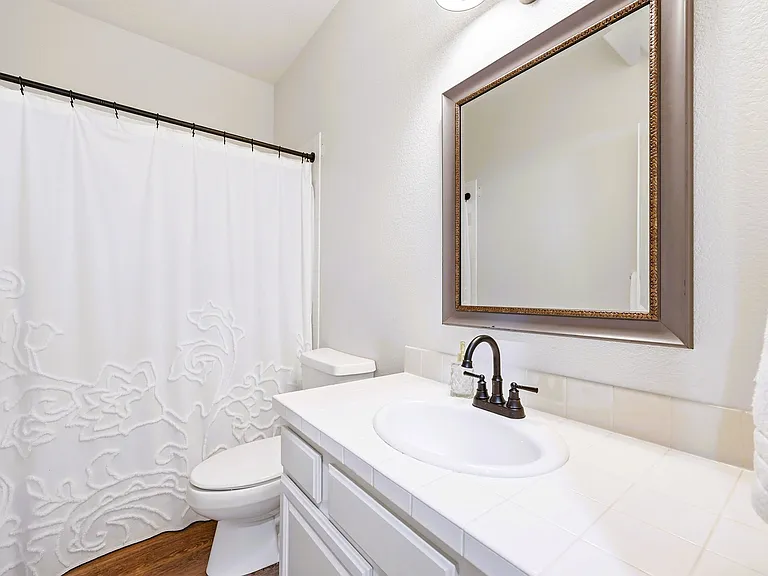 1635 Muirfield Ln — Photo 34