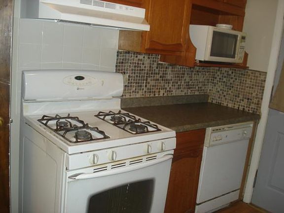 5th image of 1010 Eastern Ave #A