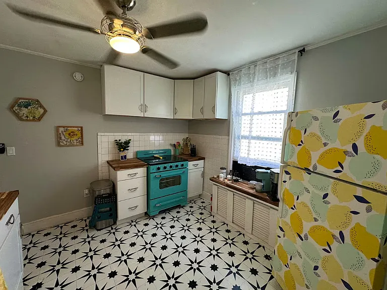 370 Woods Ave SW #B — Photo 5