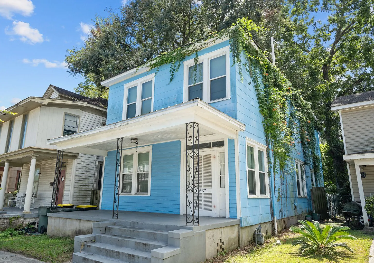 Historic Charm Meets Modern Living - Spacious 4BR Home Near Forsyth Park — Photo 1
