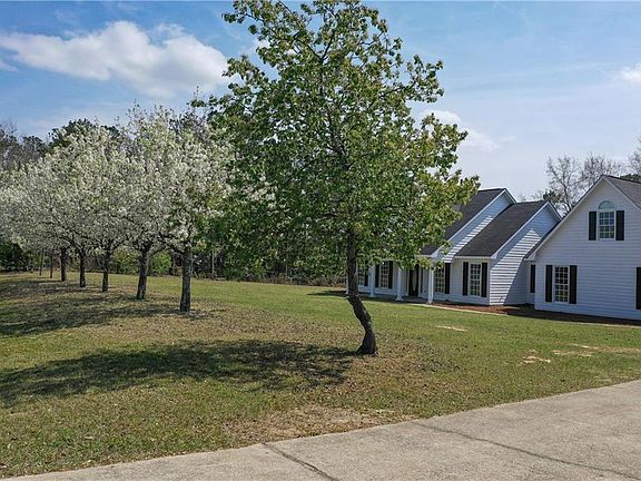 5th image of 1000 Lee Road 201