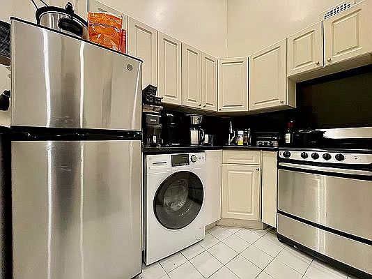2nd image of 464 W 23rd St APT 3R