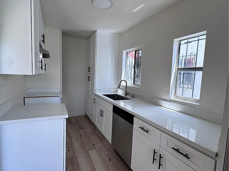 8220 Wall St — Photo 5