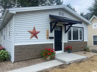 1706 Maple St, Quincy, IL 62301