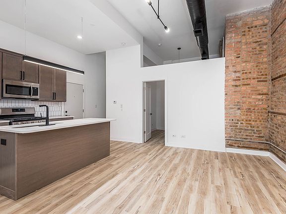 5th image of 1907 S Blue Island Ave #1