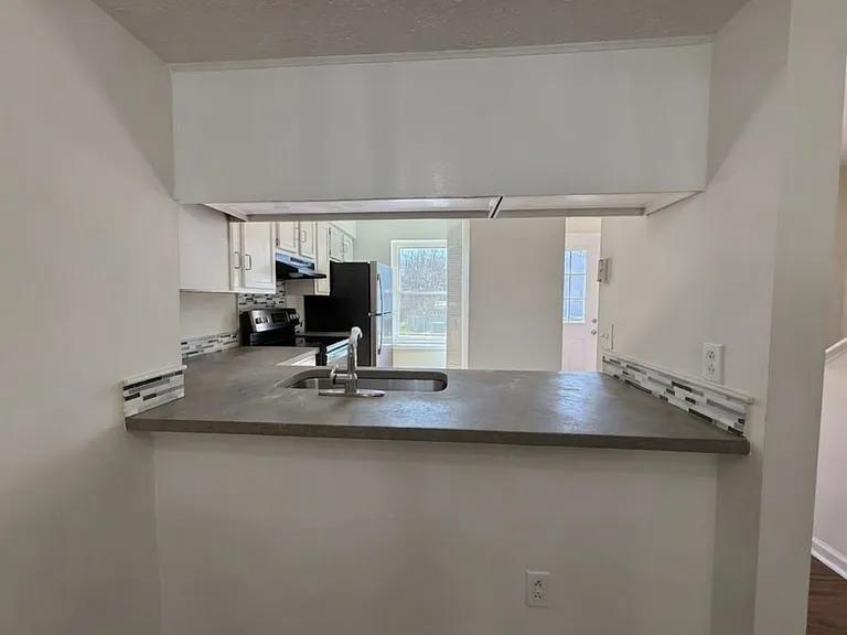 9432 Lexington Cir #G — Photo 7