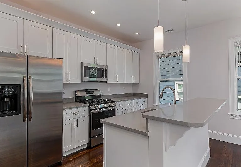 9 Oswald St #2 — Photo 1