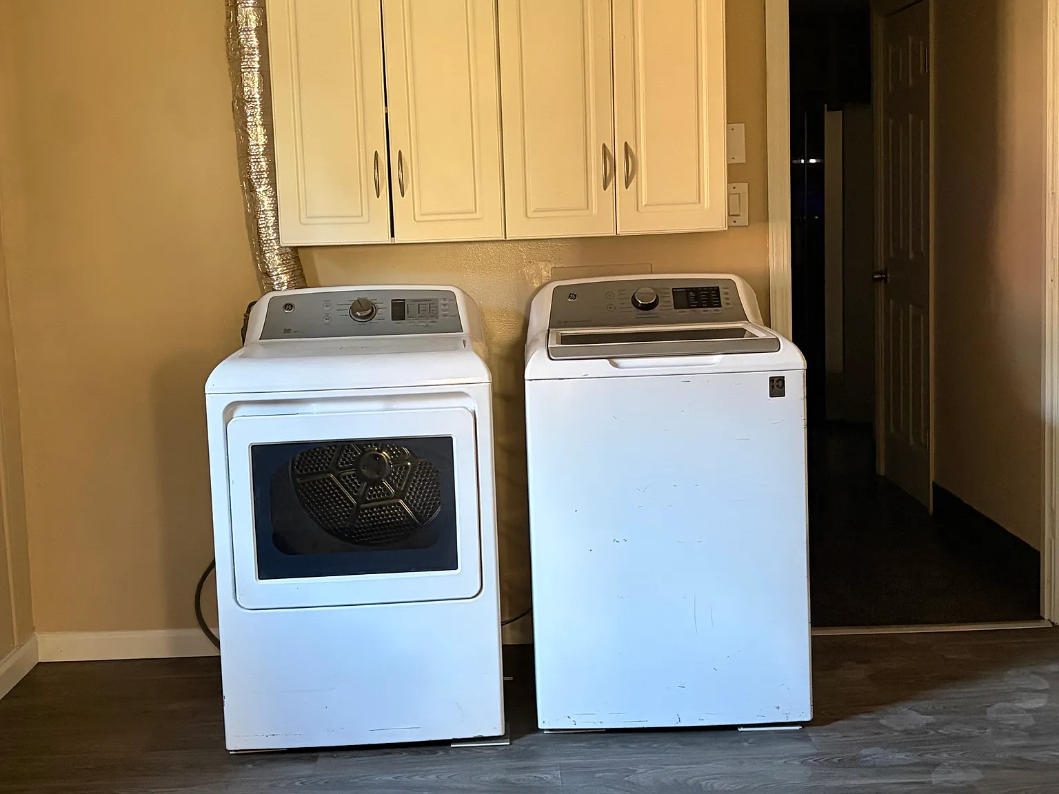 3 bed, 2.5 bath, 1400 sqft, $3,000 — Photo 3