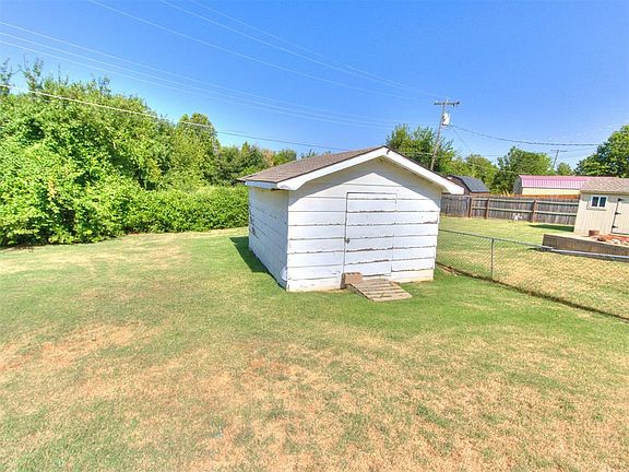 5th image of 124 N Ranchwood Blvd