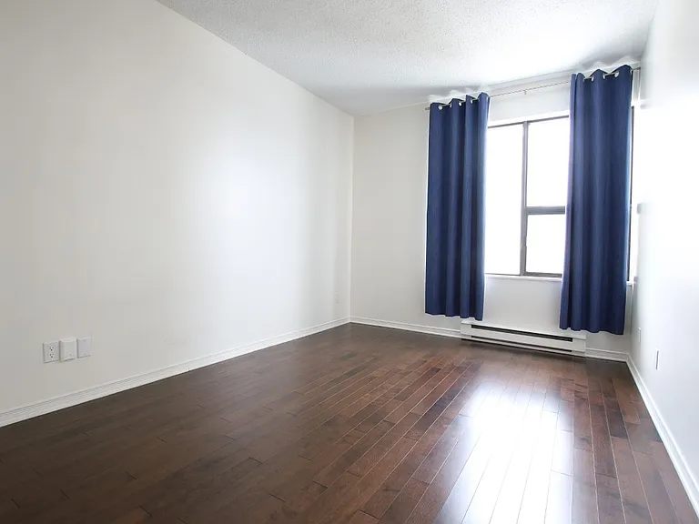556 Laurier Ave W #1607 — Photo 14