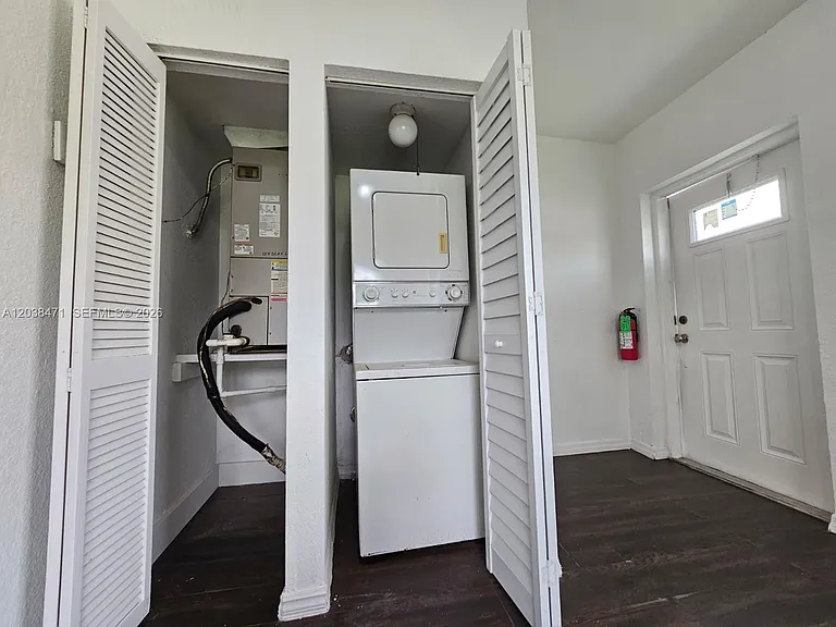 300 NW 84th Ter #300 — Photo 16