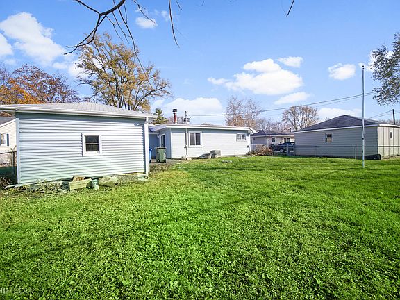 4th image of 272 Martin Dr