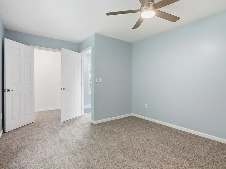720 Hurd Ave — Photo 10