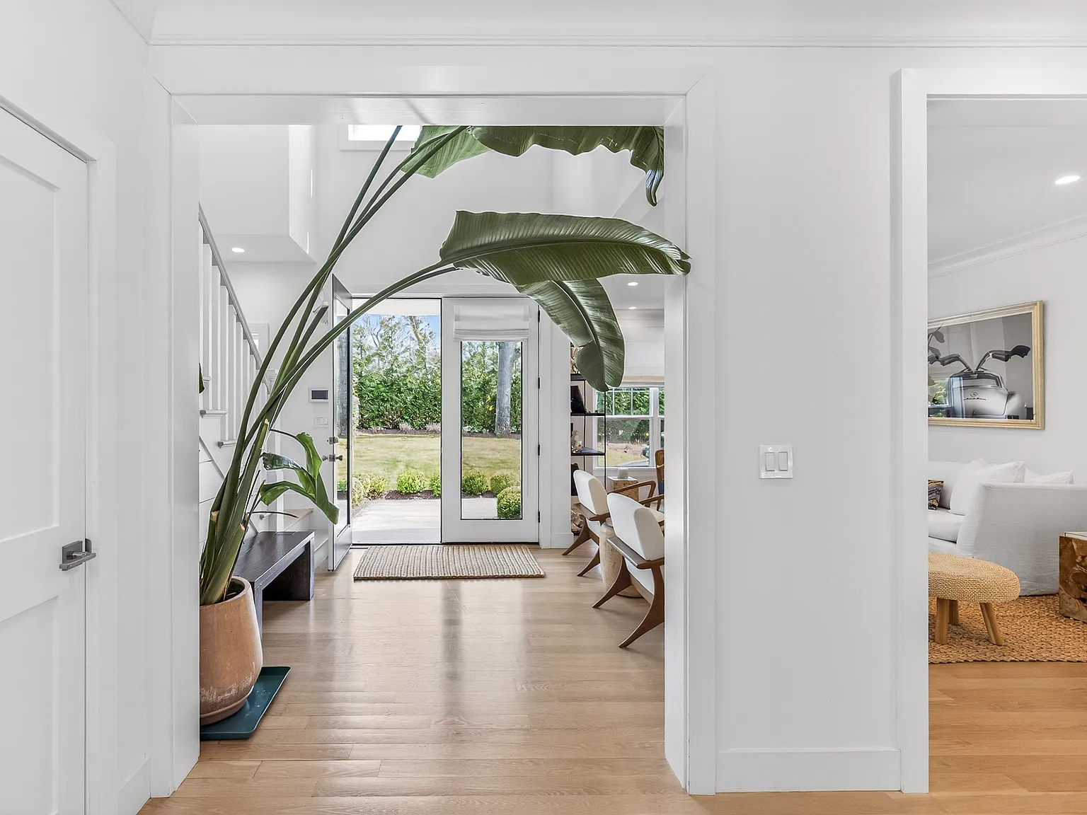 Southampton Cool & Playful Beach House — Photo 1